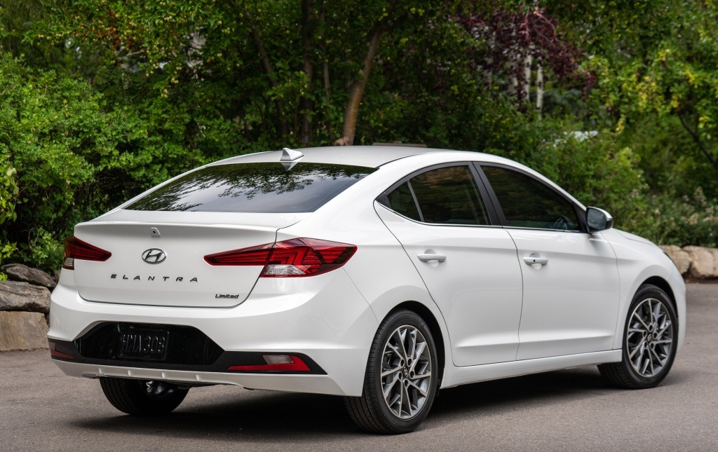 هیوندای الانترا (Elantra)