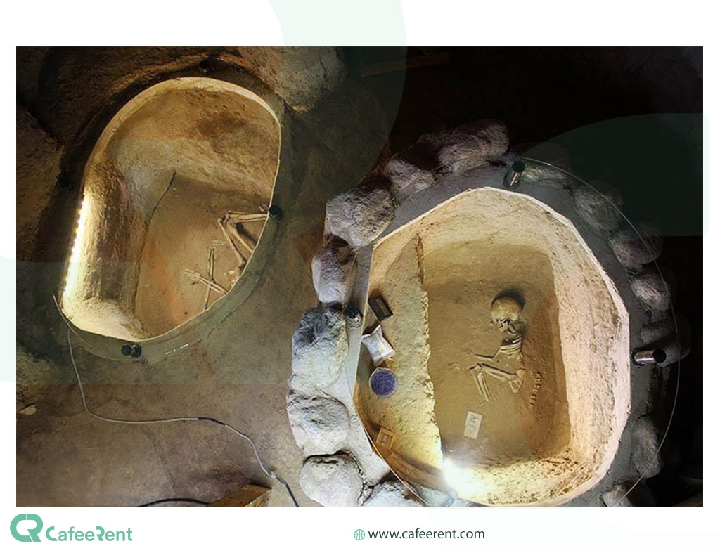 گورهای موجود در موزه عصر آهن تبریز